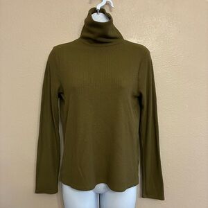 Faherty Woman’s Legend Ribbed Turtleneck Long Sleeves Top Size M
